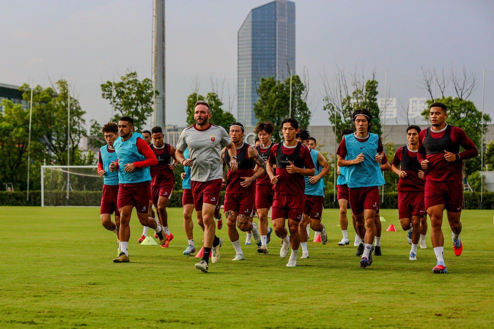 pg电子游戏官网官方网站-海港全队本周三重新集结备战，李昂、徐新因伤缺席合练